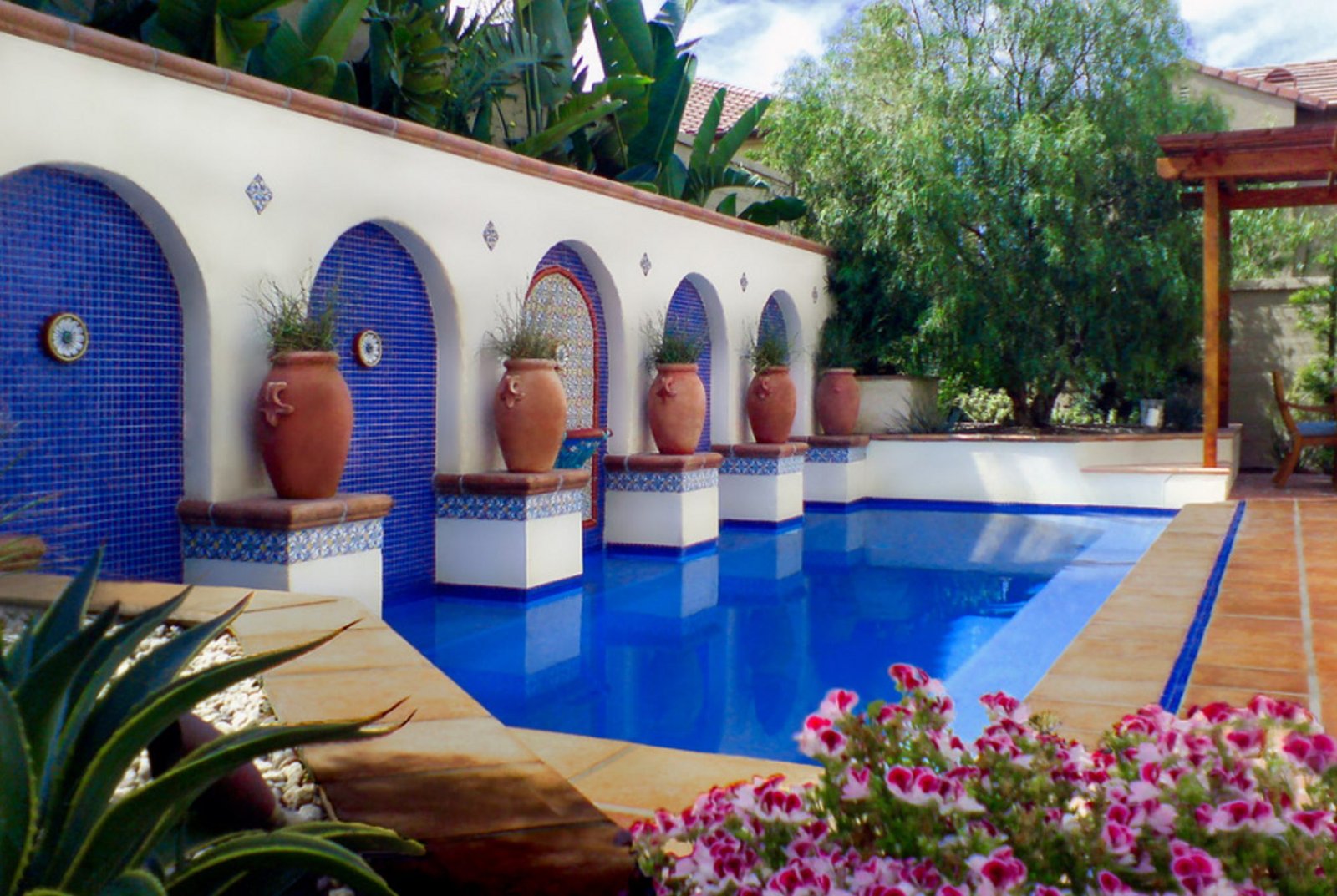 How to Keep Children and Garden Debris out of Your Swimming Pool How to Keep Children and Garden Debris out of Your Swimming Pool