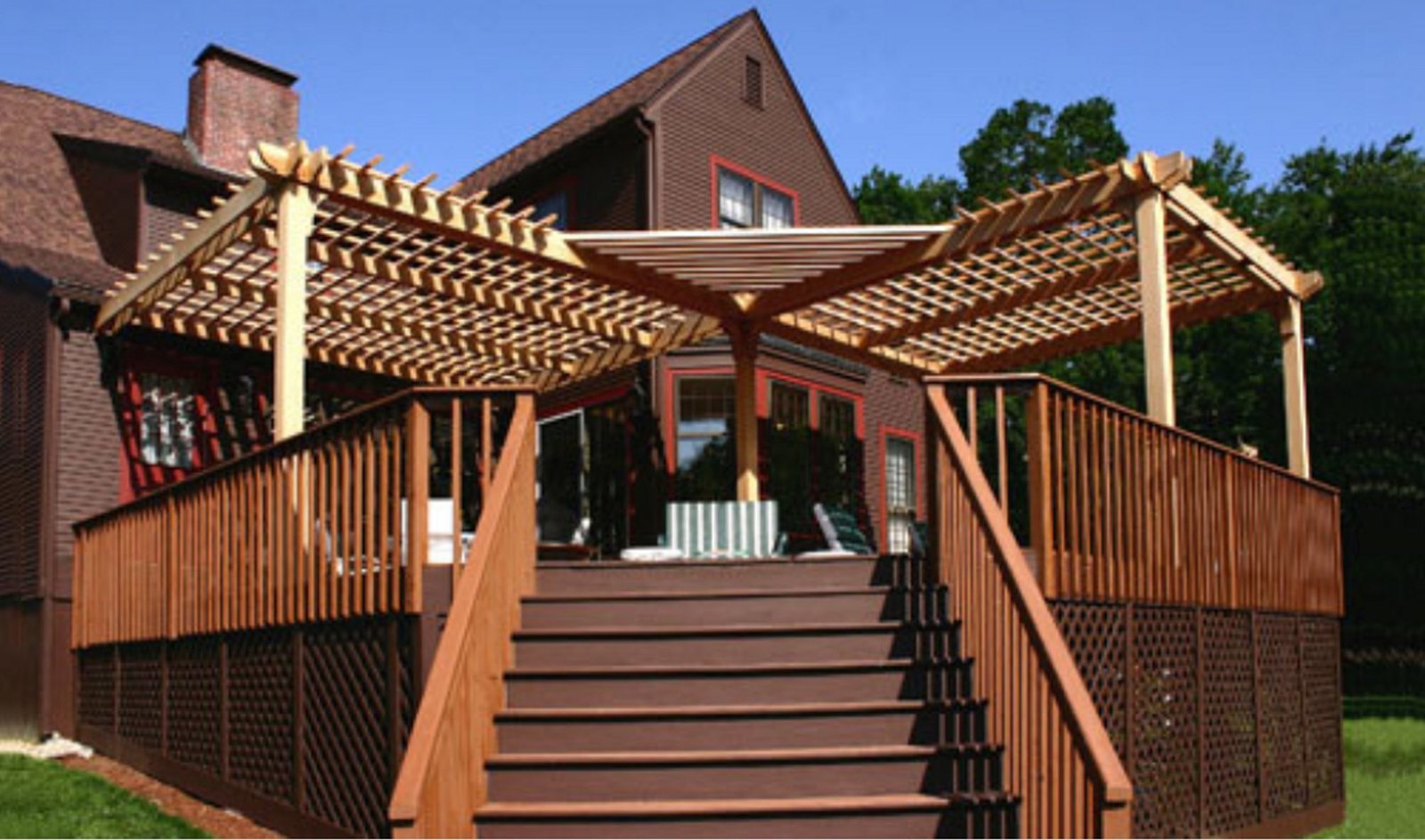 Tips on How to Attach Stairs to Your House Tips on How to Attach Stairs to Your House