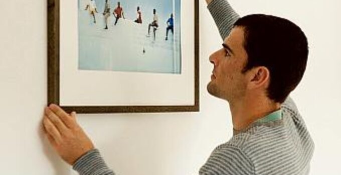 How to Decorate Freshly Painted Walls