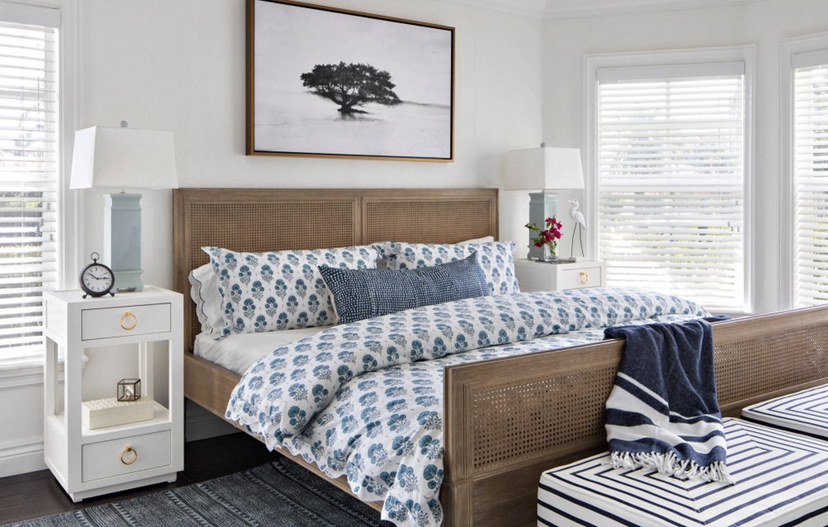 How to Decorate a Small Bedroom How to Decorate a Small Bedroom