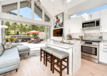 Living Big in Micro Homes Living Big in Micro Homes