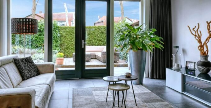 Instant Makeover – How to Decorate with Large Plant Pots