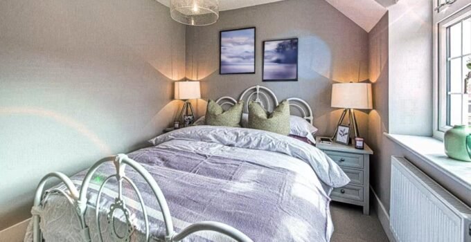 <strong>Metal Bed Frames for Charming Bedroom Décor</strong>