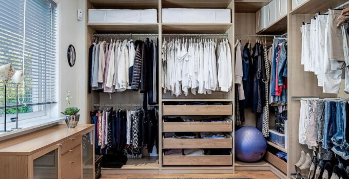 <strong>Practical tips and good advice for walk-in wardrobe</strong>