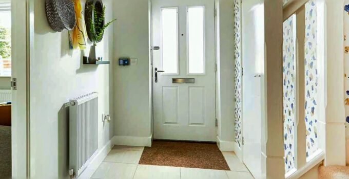 <strong>Smart tips for small entrance hallway decorating</strong>