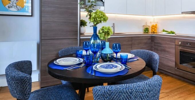 <strong>How to Achieve a Beautiful Table Setting</strong>