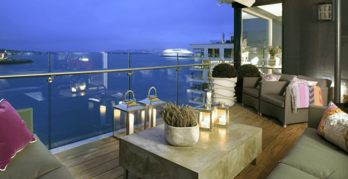 <strong>Extend the coziness feeling of balcony with lighting</strong>