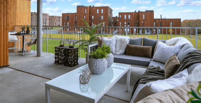 <strong>Create a Cozy Balcony with the help of Textiles, Decorations, and Plants</strong>