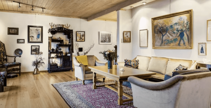 <strong>How to use vintage furniture and decoration items in your home?</strong>