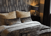 <strong>Floor lamp or table lamp in the bedroom?</strong> <strong>Floor lamp or table lamp in the bedroom?</strong>