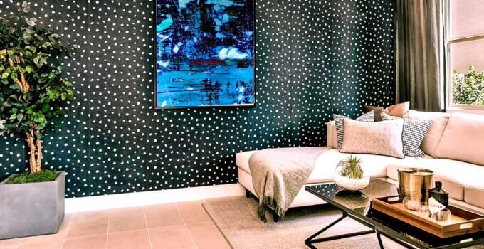 <strong>Beautiful Living Rooms with Stylish Wallpapered Accent Walls</strong>