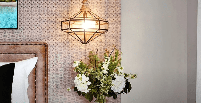 <strong>A pendant lamp creates a distinctive accent in the home interior</strong>