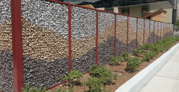 How to choose the right fence for the house?