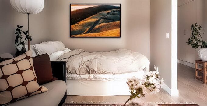 Small Space Hacks: How to Make the Most of Your Tiny Studio (2)