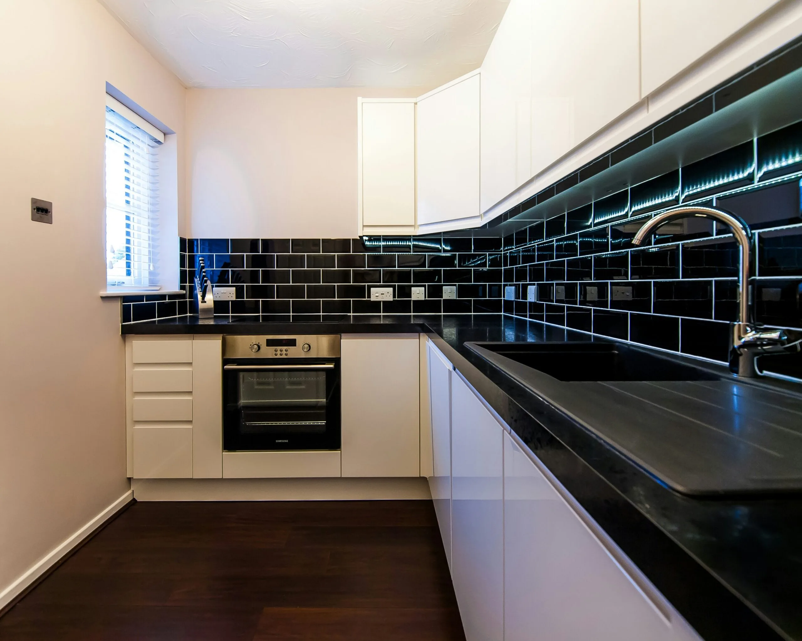 Laying Tiles on the Floor: Watch Out for These 5 Mistakes to Avoid