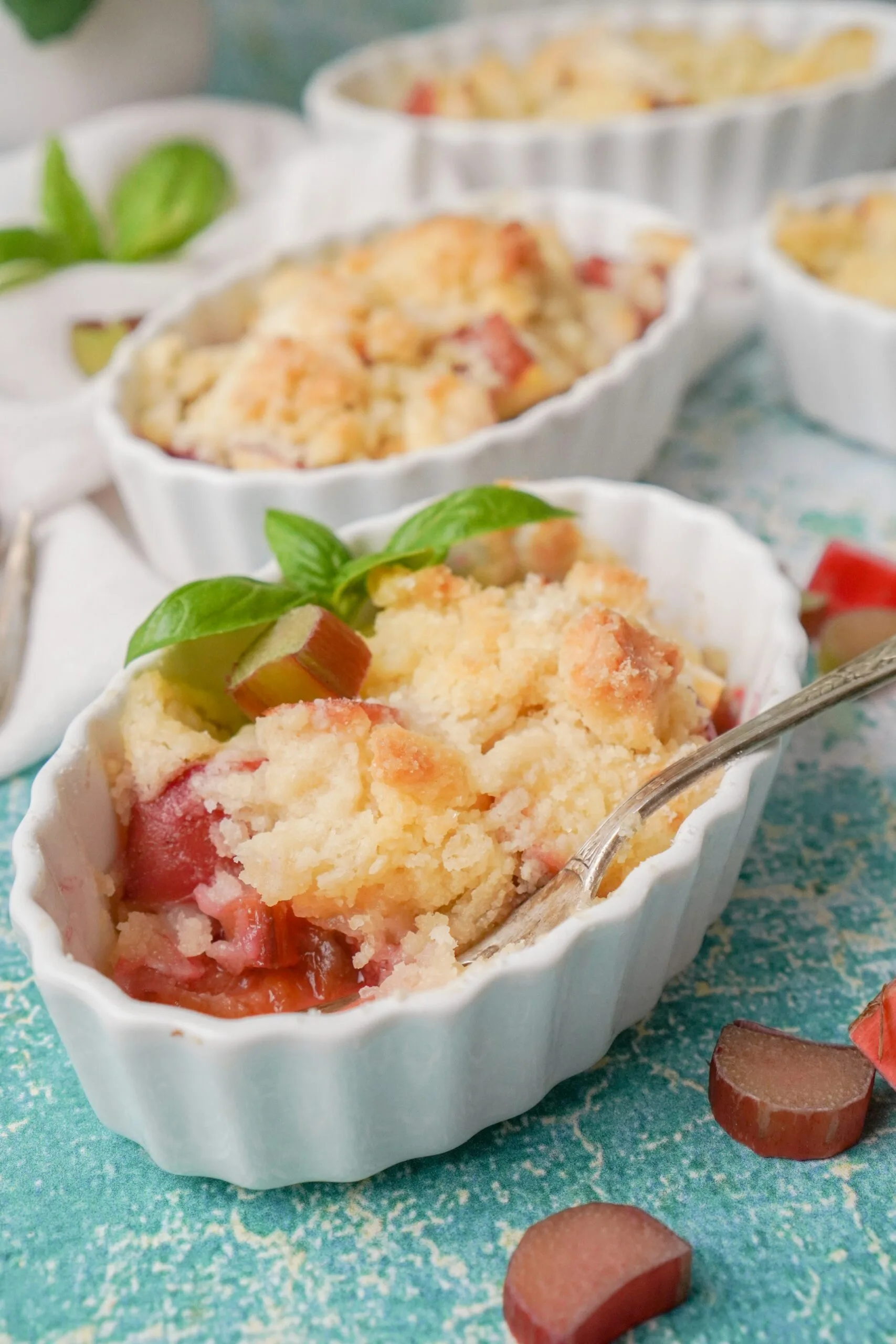 Easy Rhubarb Crumble with Ginger: A Delicious Twist on a Classic Dessert Easy Rhubarb Crumble with Ginger: A Delicious Twist on a Classic Dessert